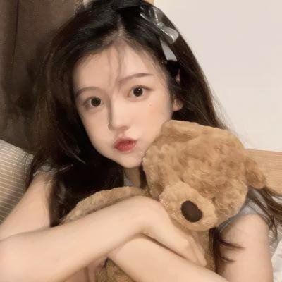 皎若云间月